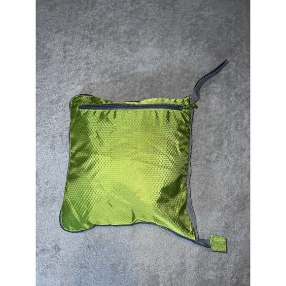 BAGO Sports & Travel Duffle Bag - Foldable Weekender Bag For Traveling - Picture 4 of 14